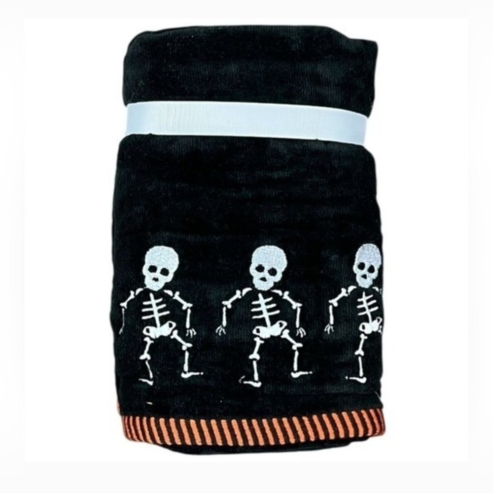 Caro Black Skeleton Halloween Hand Towels Set